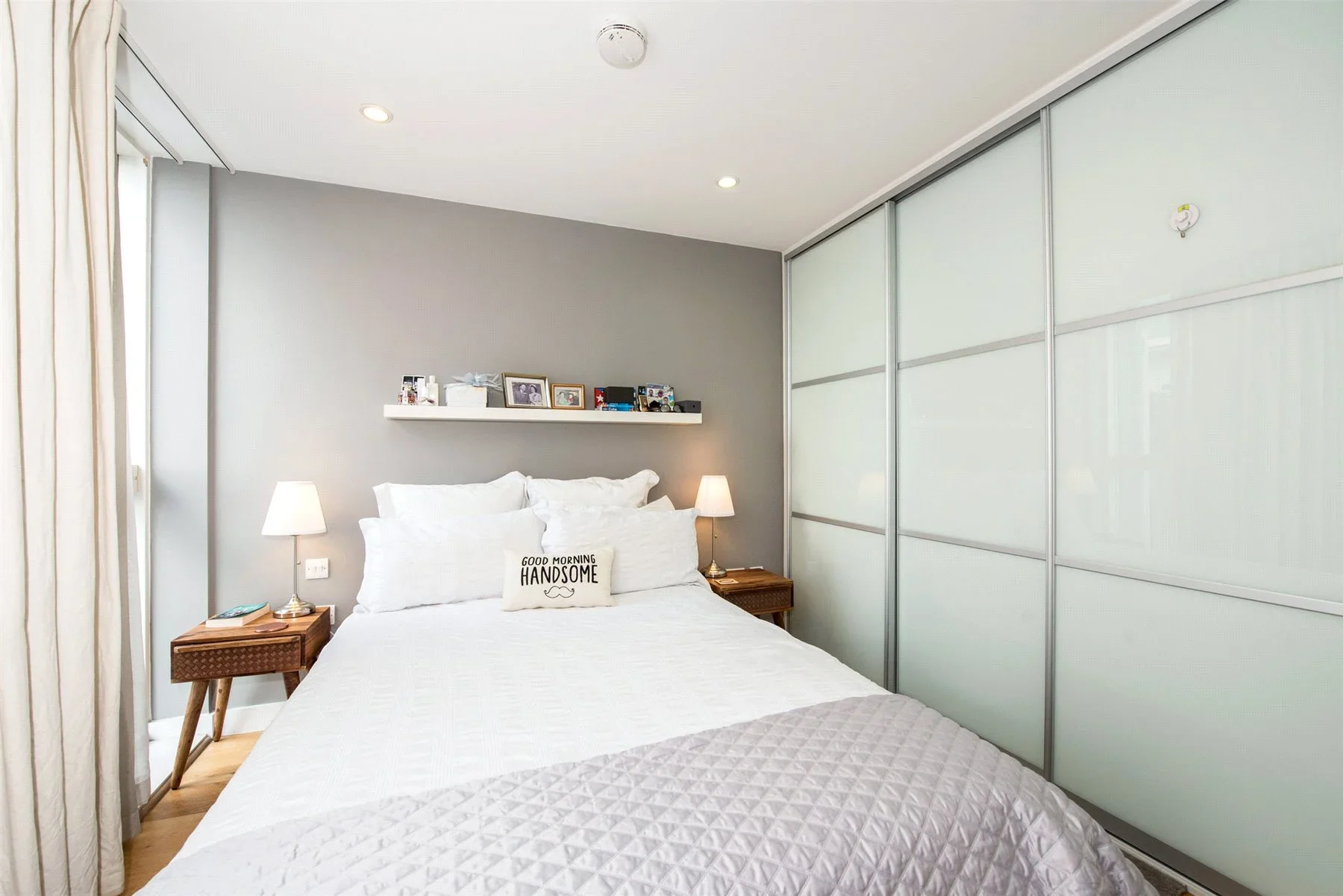 Flat Banning Street in Greater London