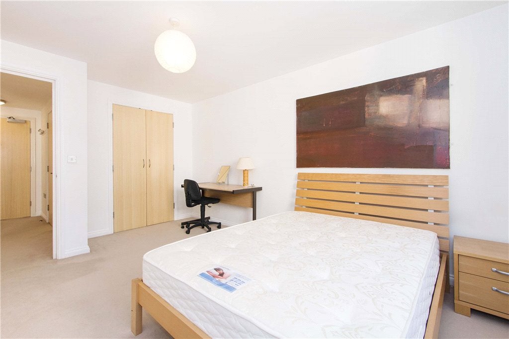 Flat Great Dover Street in Greater London