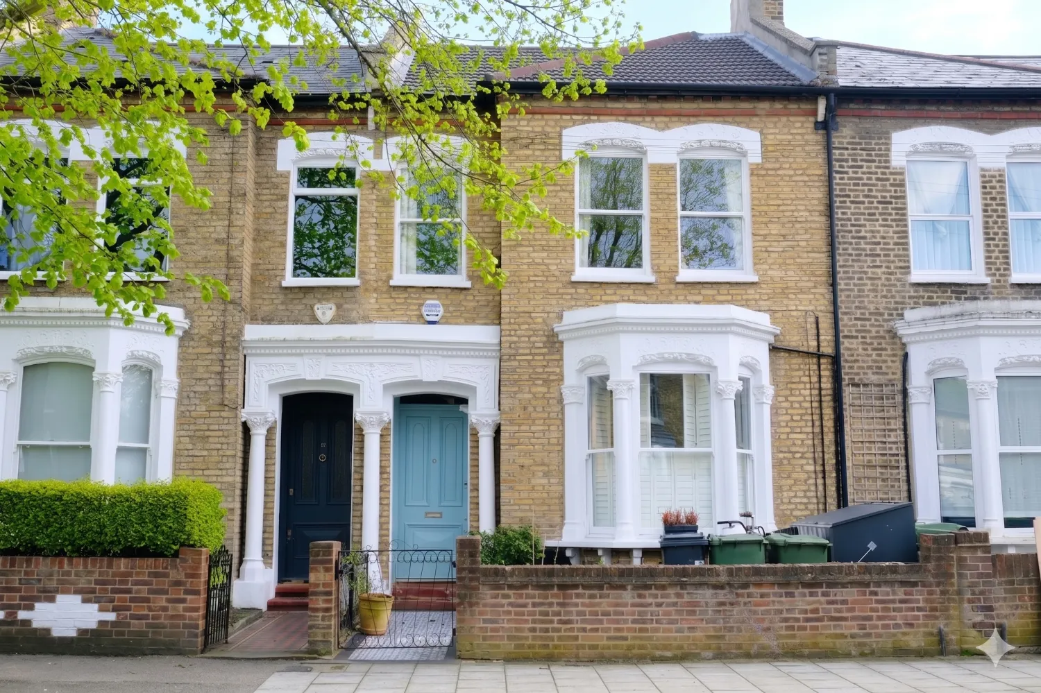 Flat Mervan Road in Greater London