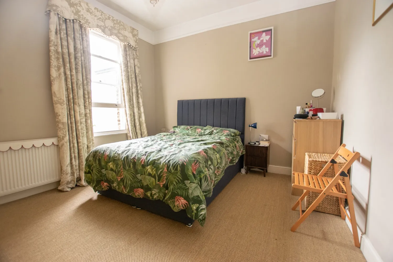 Flat Mervan Road in Greater London