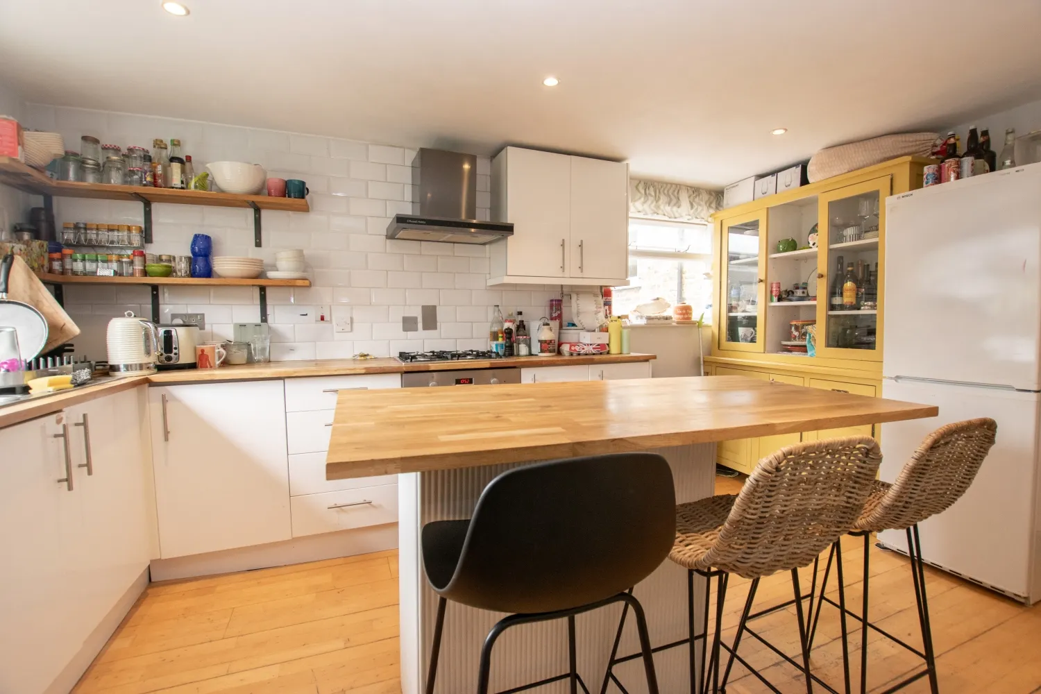 Flat Mervan Road in Greater London