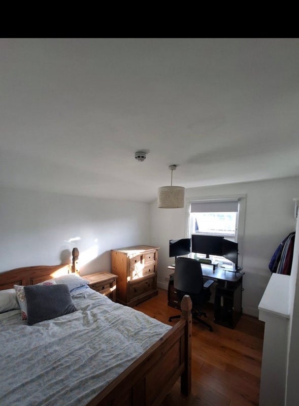 Room Hubert Grove in Greater London