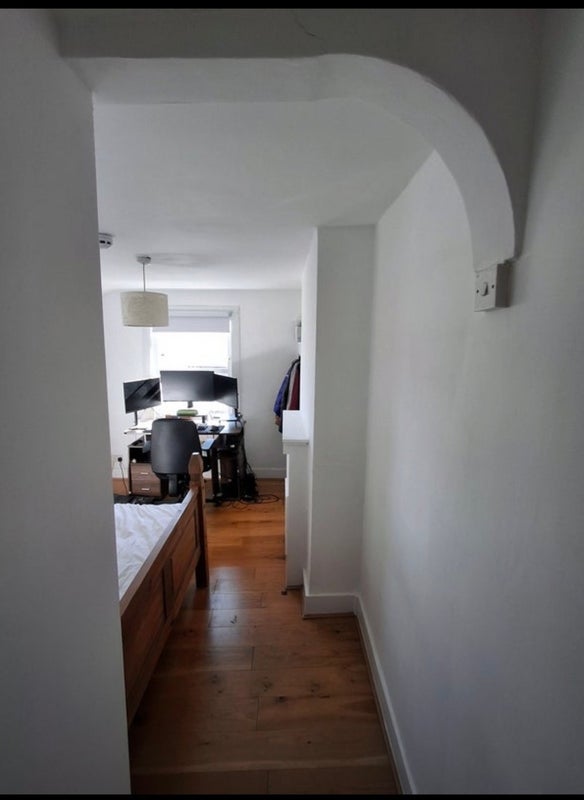 Room Hubert Grove in Greater London