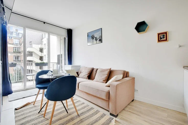 Flat Rue Marceline Desbordes-Valmore in Paris
