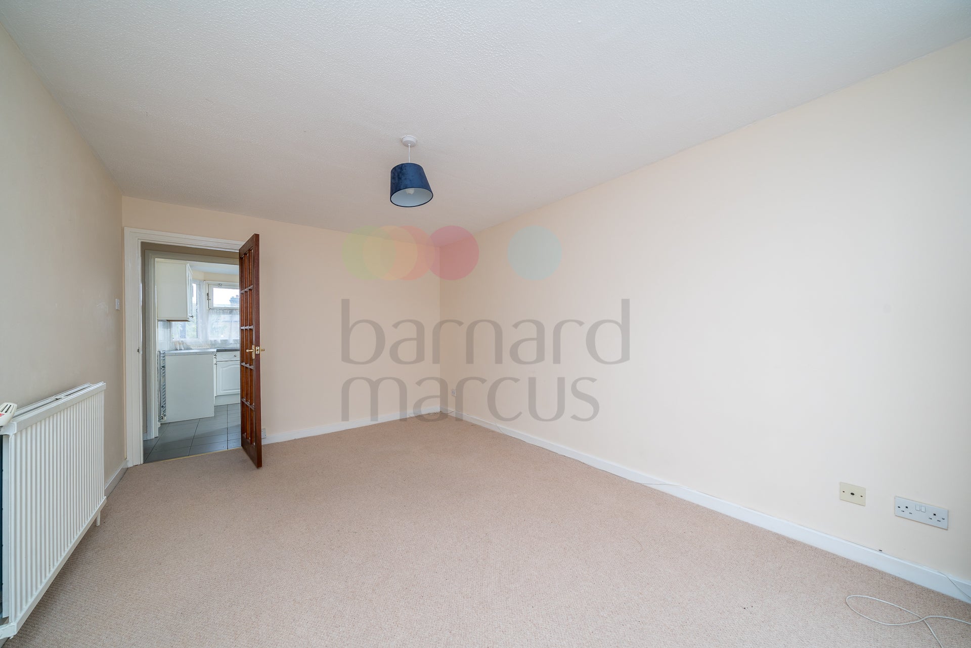 Flat New Road in Greater London