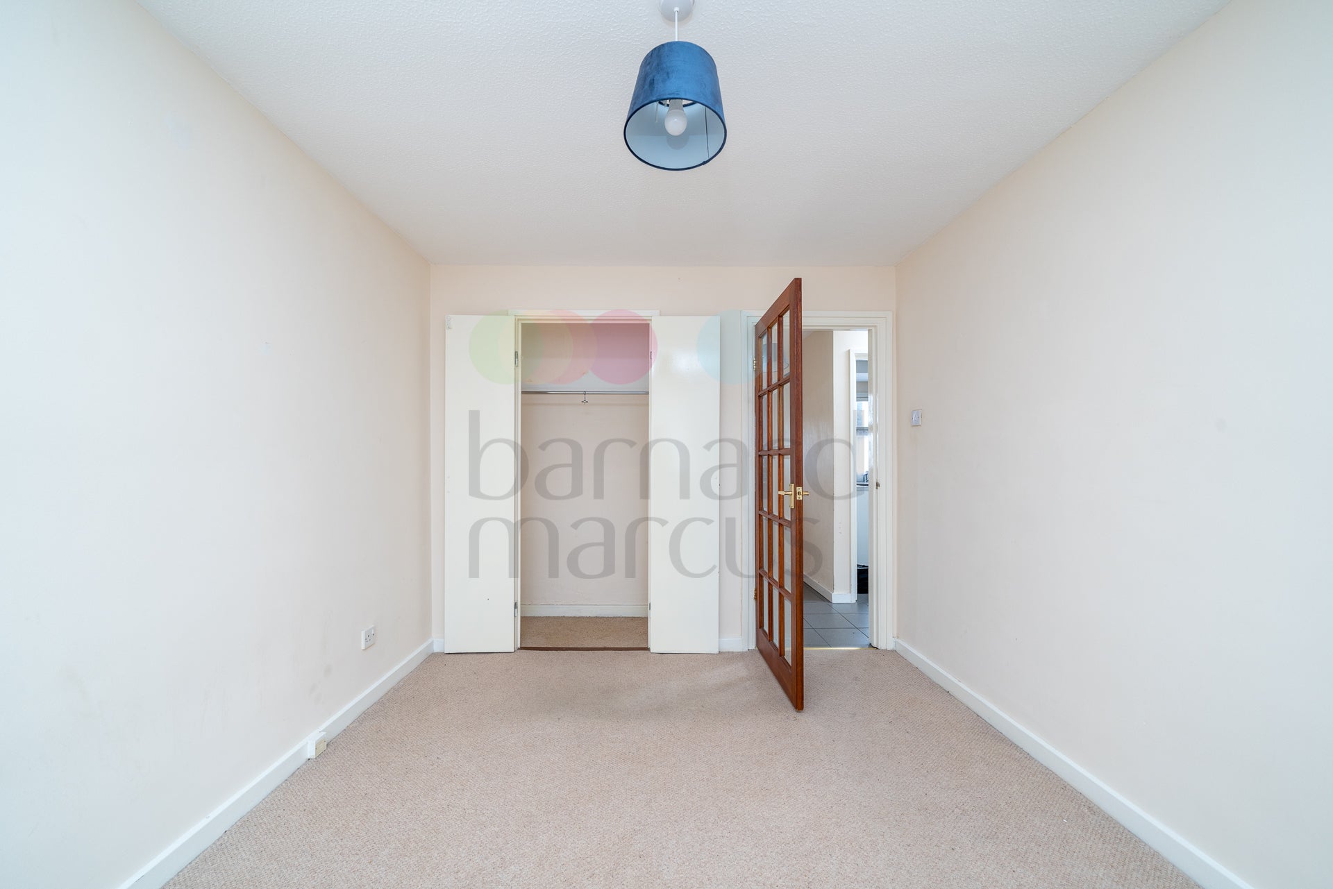 Flat New Road in Greater London