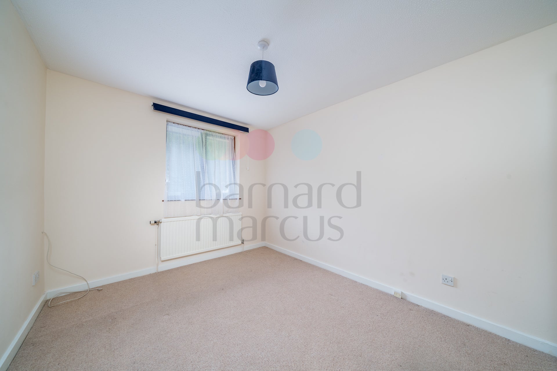 Flat New Road in Greater London