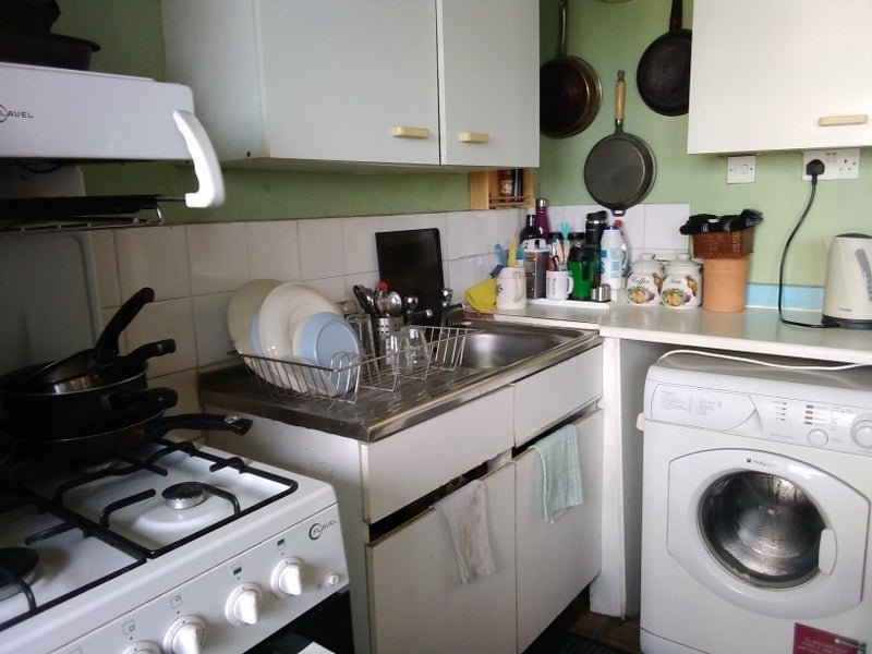 Flat Wyndham Road in Greater London