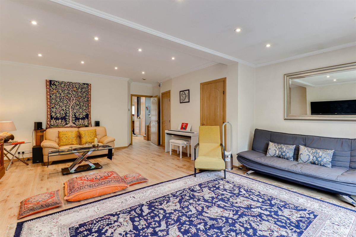 House Firstway in Greater London