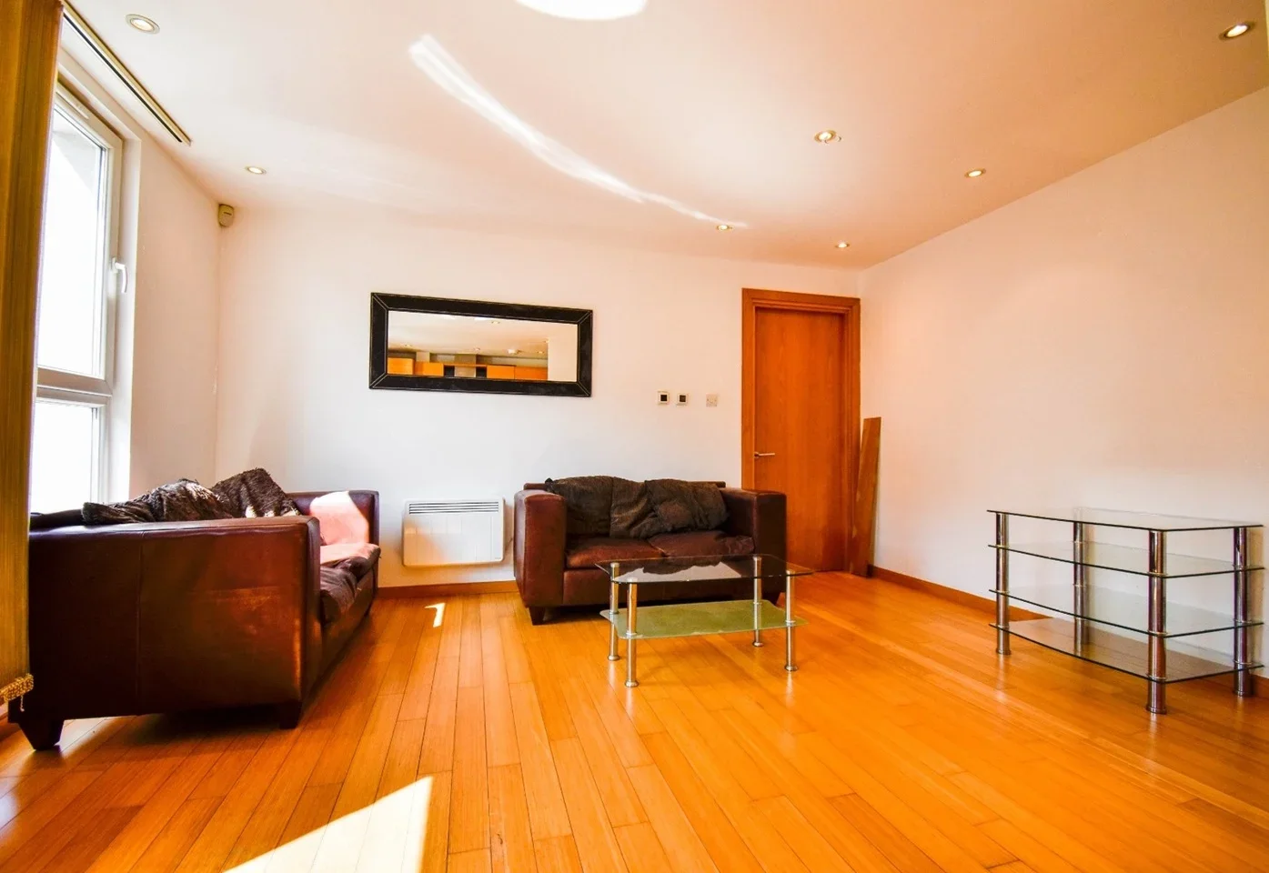 Flat Westferry Road in Greater London