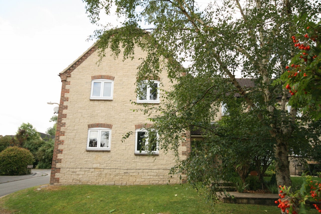 Flat Kelham Hall Drive in South Oxfordshire