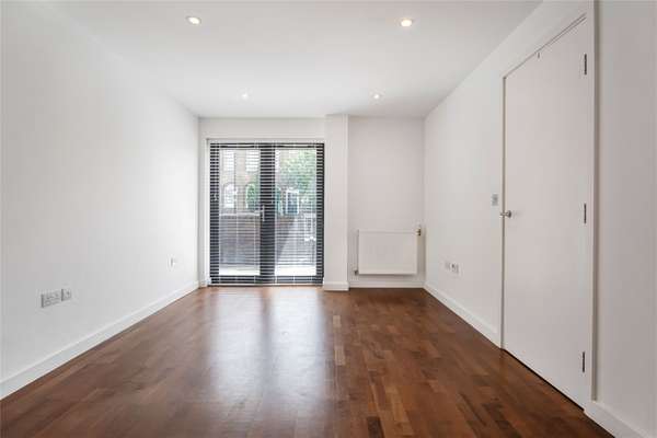 Flat Richmond Road in Greater London