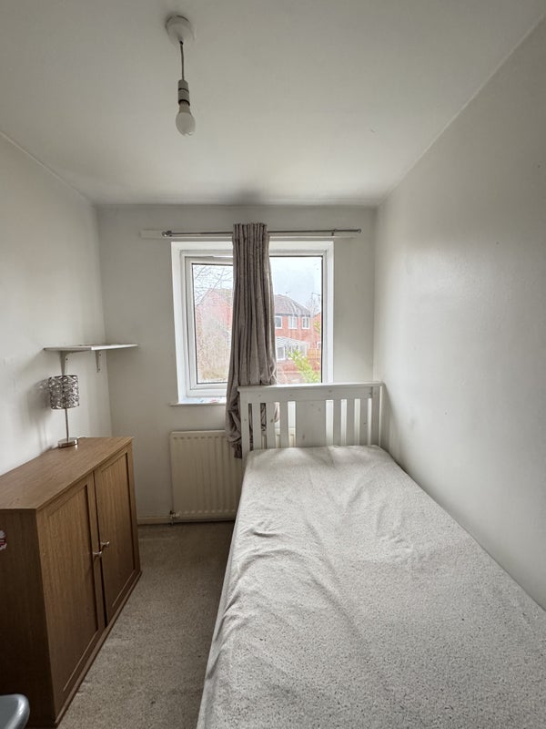 Room Packwood Close in Royal Leamington Spa