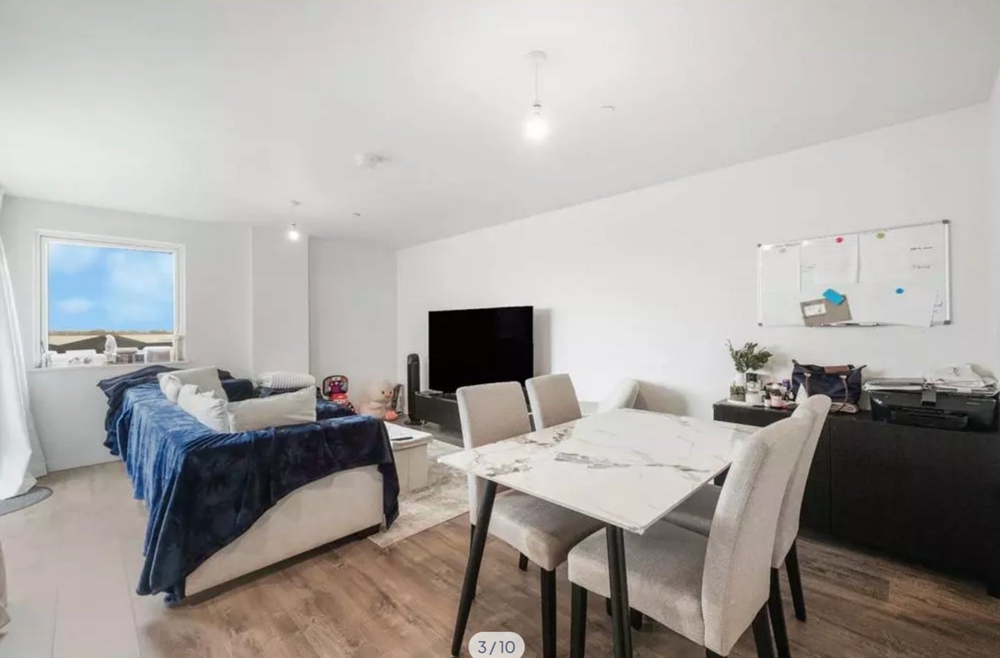 Flat Hargrave Drive in Greater London