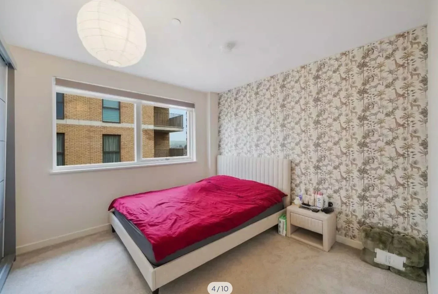 Flat Hargrave Drive in Greater London