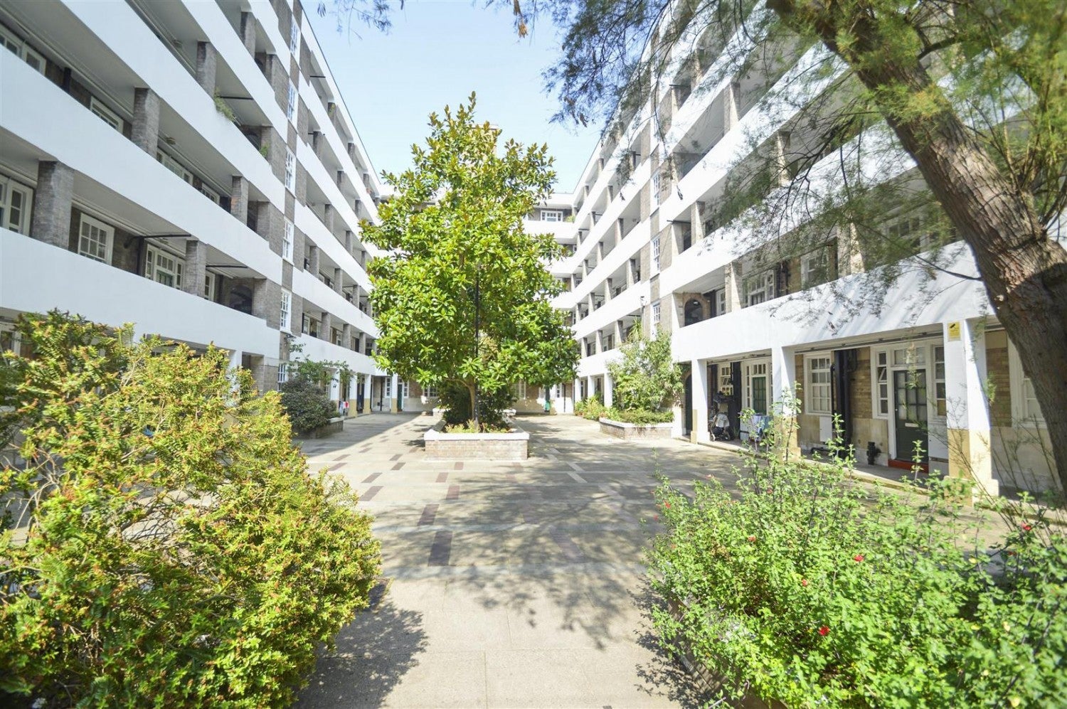 Flat Page Street in City of Westminster