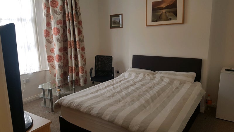 Room Grange Park Road in Greater London