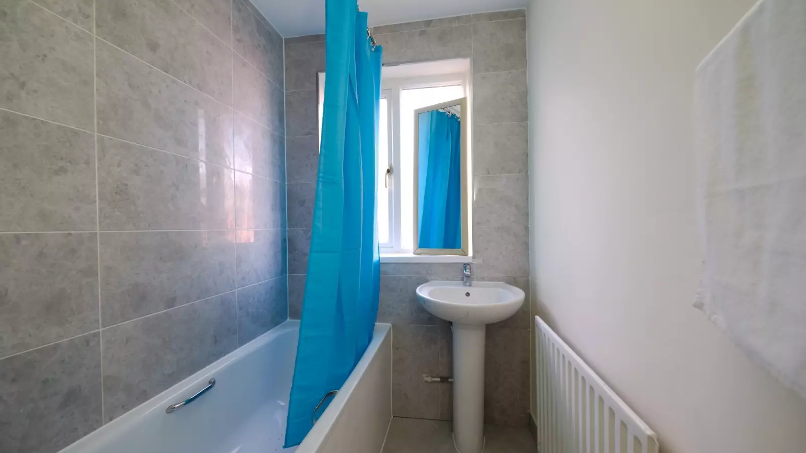 Room Bisson Road in Greater London