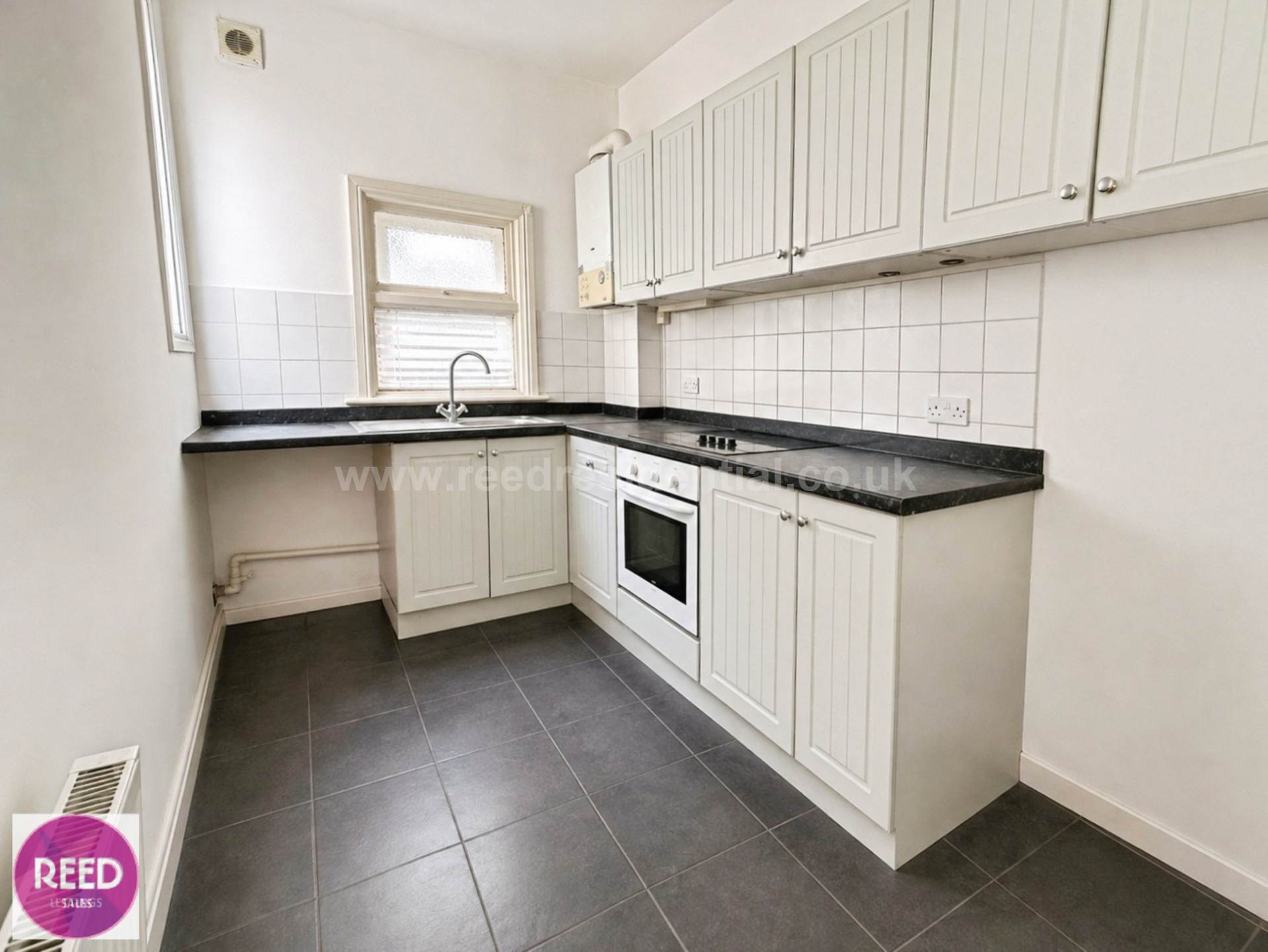 Flat Northview Drive in Southend-on-Sea