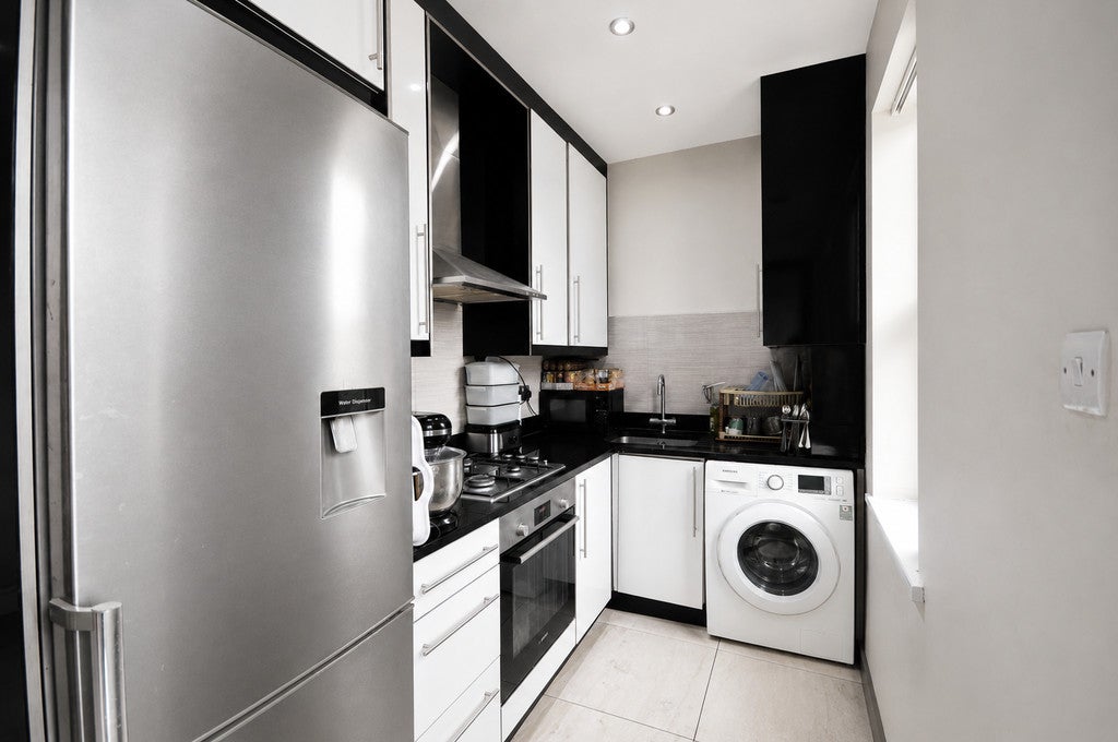 Flat Carlton Avenue East in Greater London