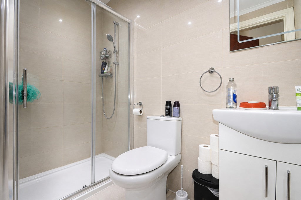 Flat Carlton Avenue East in Greater London