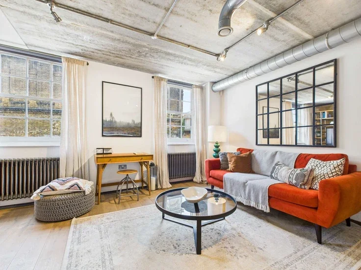 Flat Great Suffolk Street in Greater London