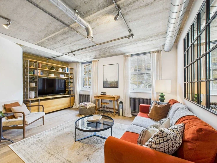 Flat Great Suffolk Street in Greater London