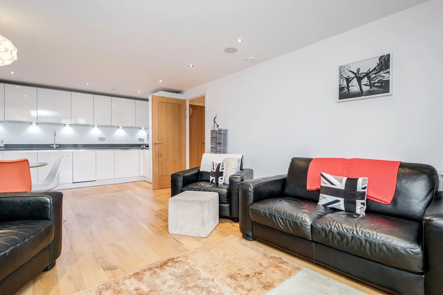 Flat Ladywell Road in Greater London
