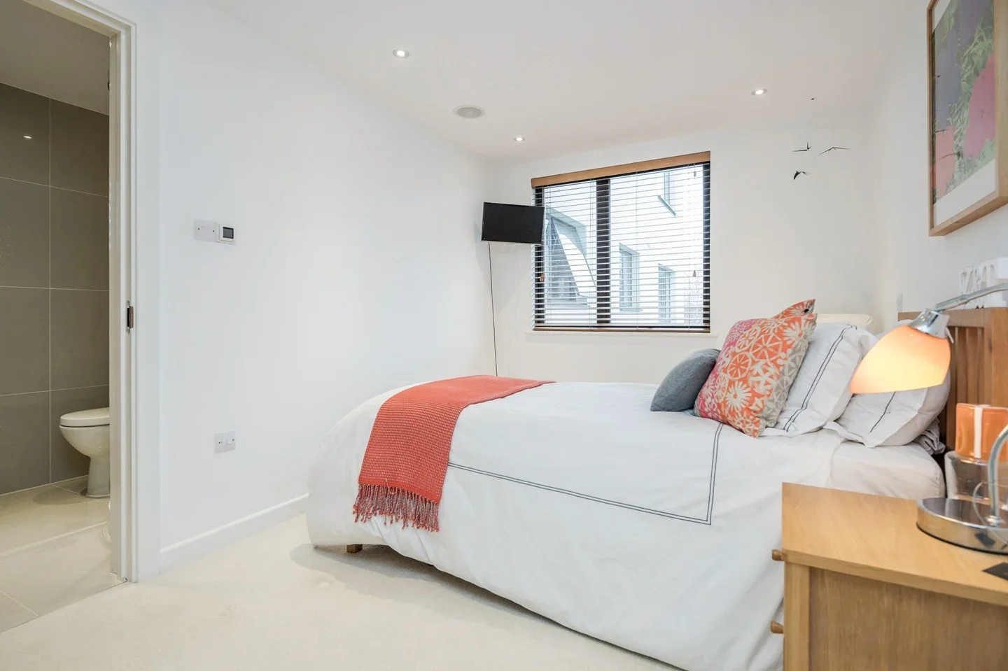 Flat Ladywell Road in Greater London