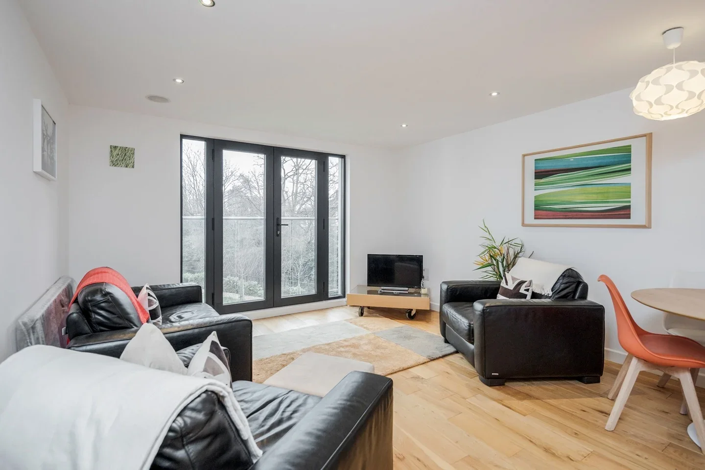 Flat Ladywell Road in Greater London