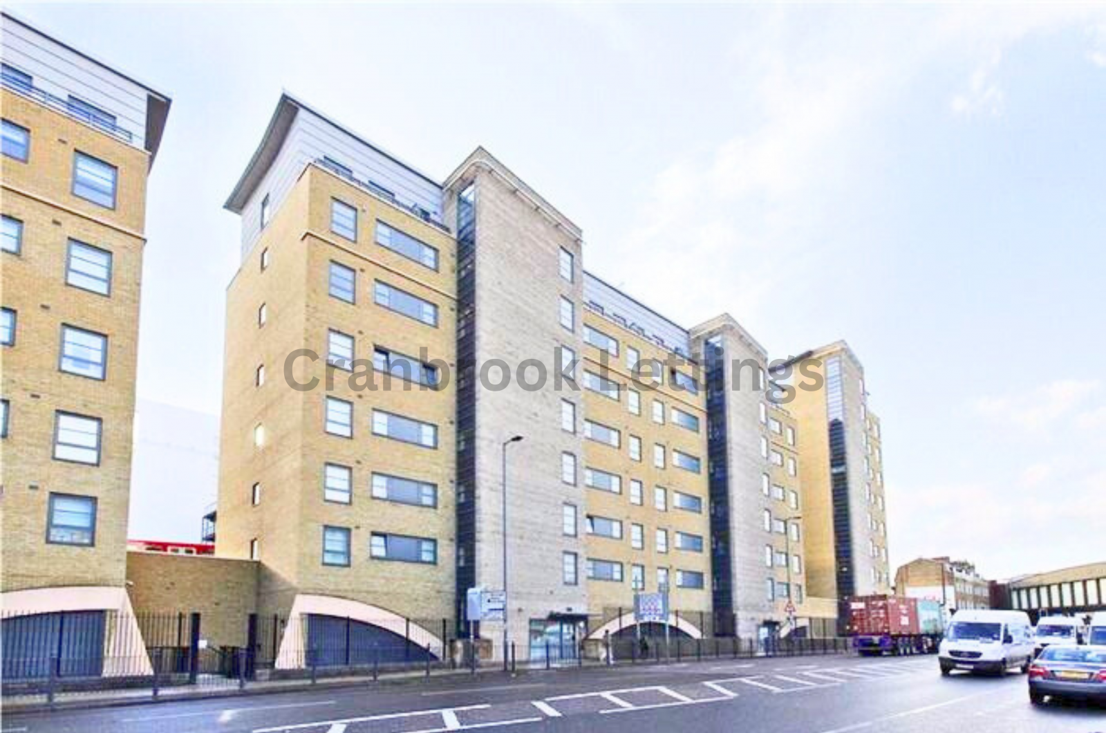Flat Commercial Road in Greater London