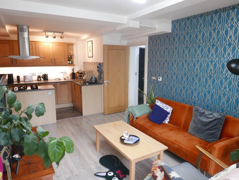 Room Shad Thames in Greater London