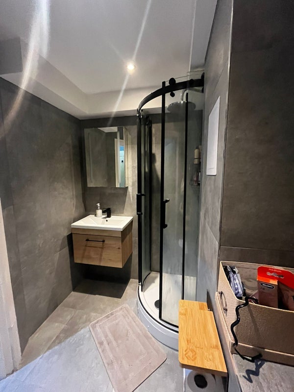 Room Shad Thames in Greater London