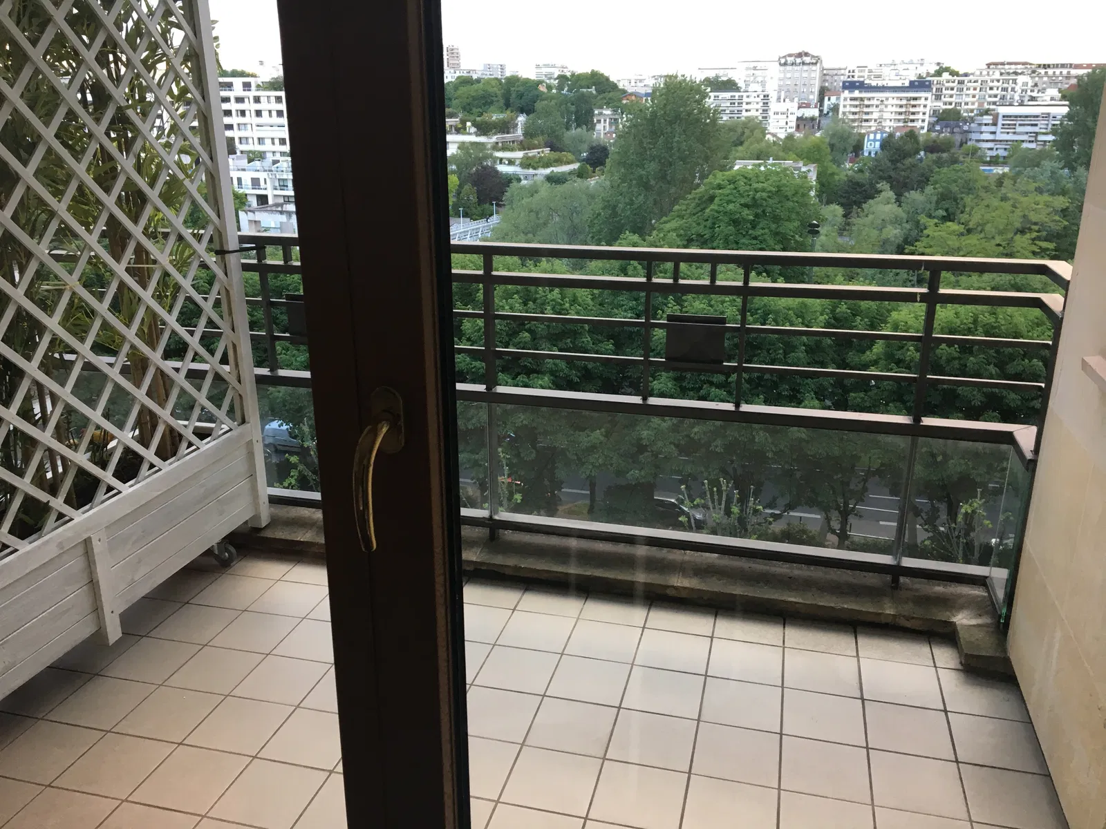 Chambre Quai Charles Pasqua à Levallois-Perret