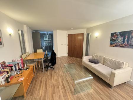 Flat Hewitt Street in Manchester