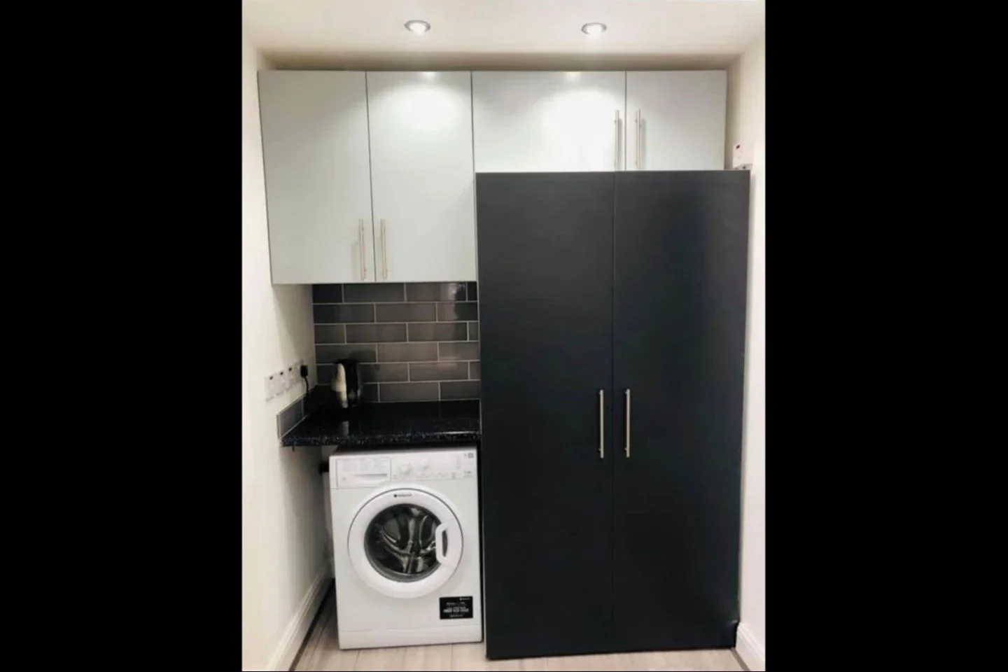 Flat Fortescue Road in Greater London