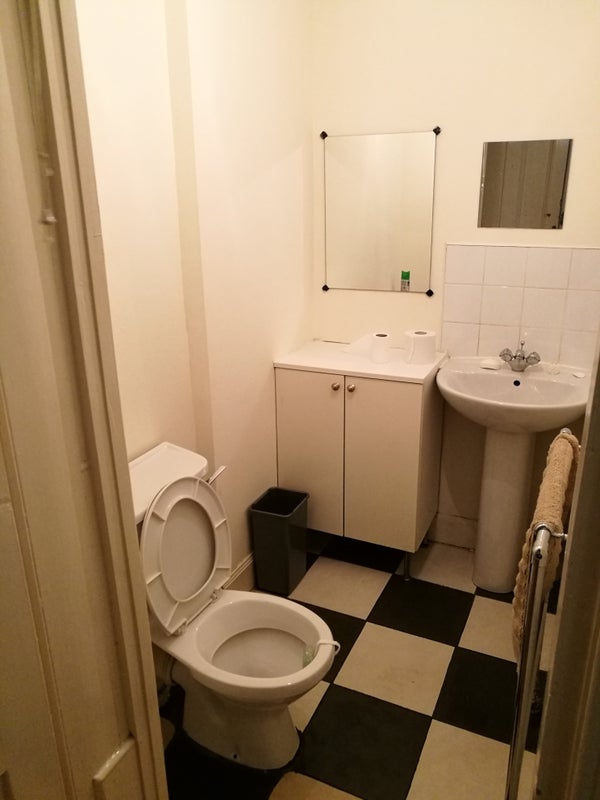Flat Buccleuch Terrace in City of Edinburgh