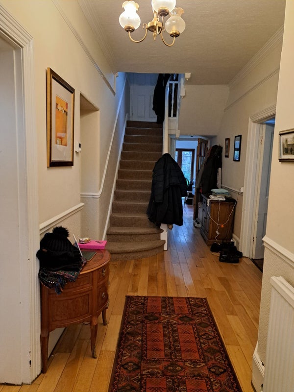 Room Queenswood Road in Greater London