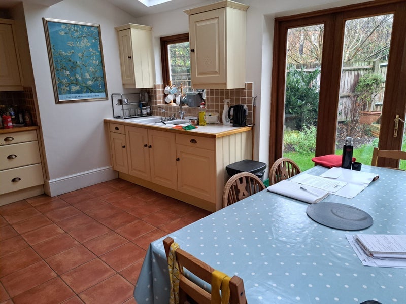 Room Queenswood Road in Greater London