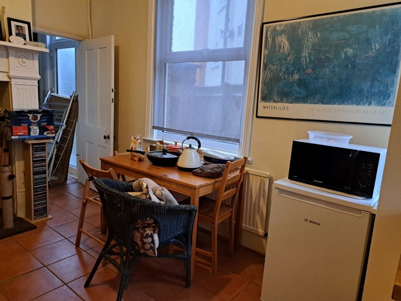 Room Queenswood Road in Greater London