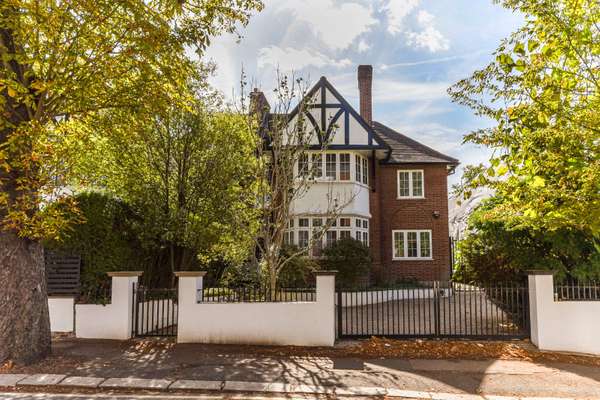 House West Heath Avenue in Greater London