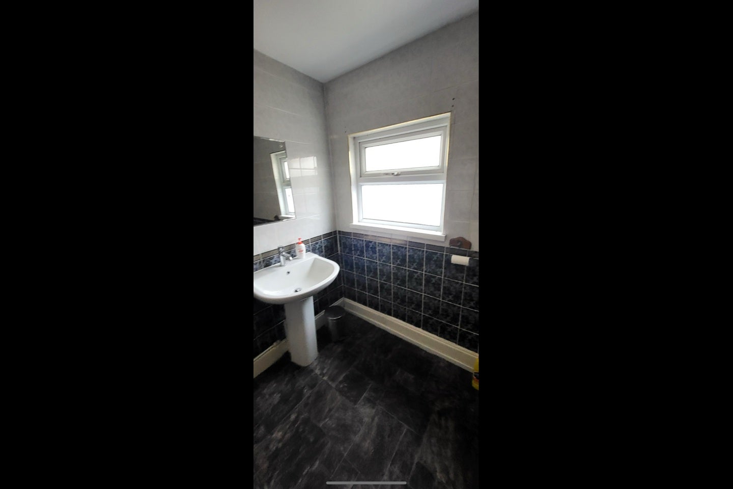 Room Whitchurch Road in Cardiff