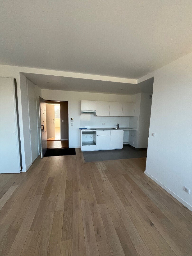 Flat Allée de la Reine Marguerite in Paris