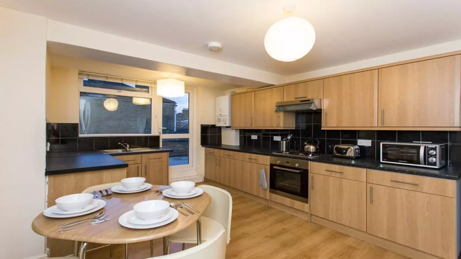 Flat Sheen Lane in Greater London