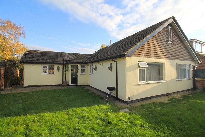 Room Limehurst Avenue in Charnwood