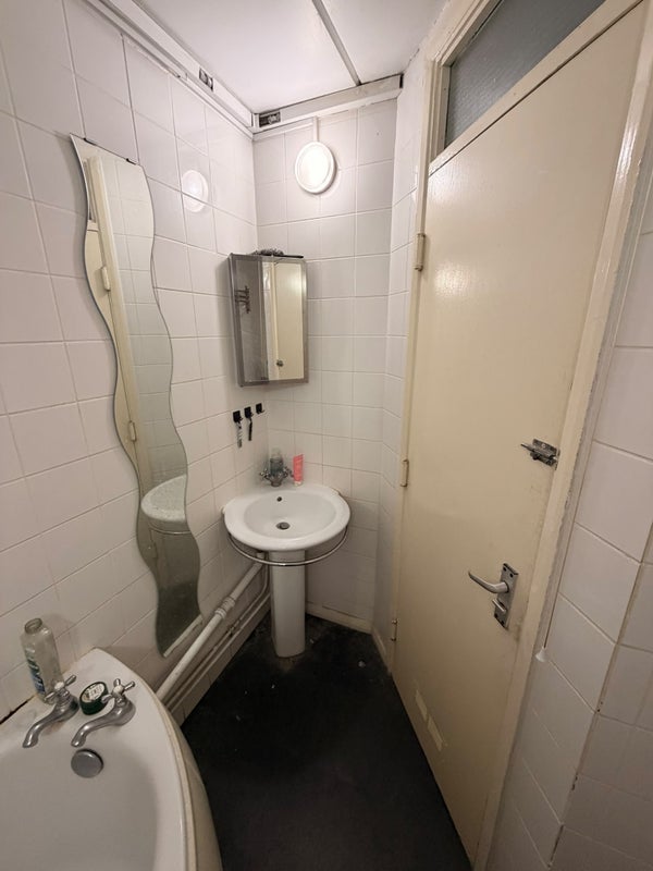 Room Charlotte Despard Avenue in Greater London
