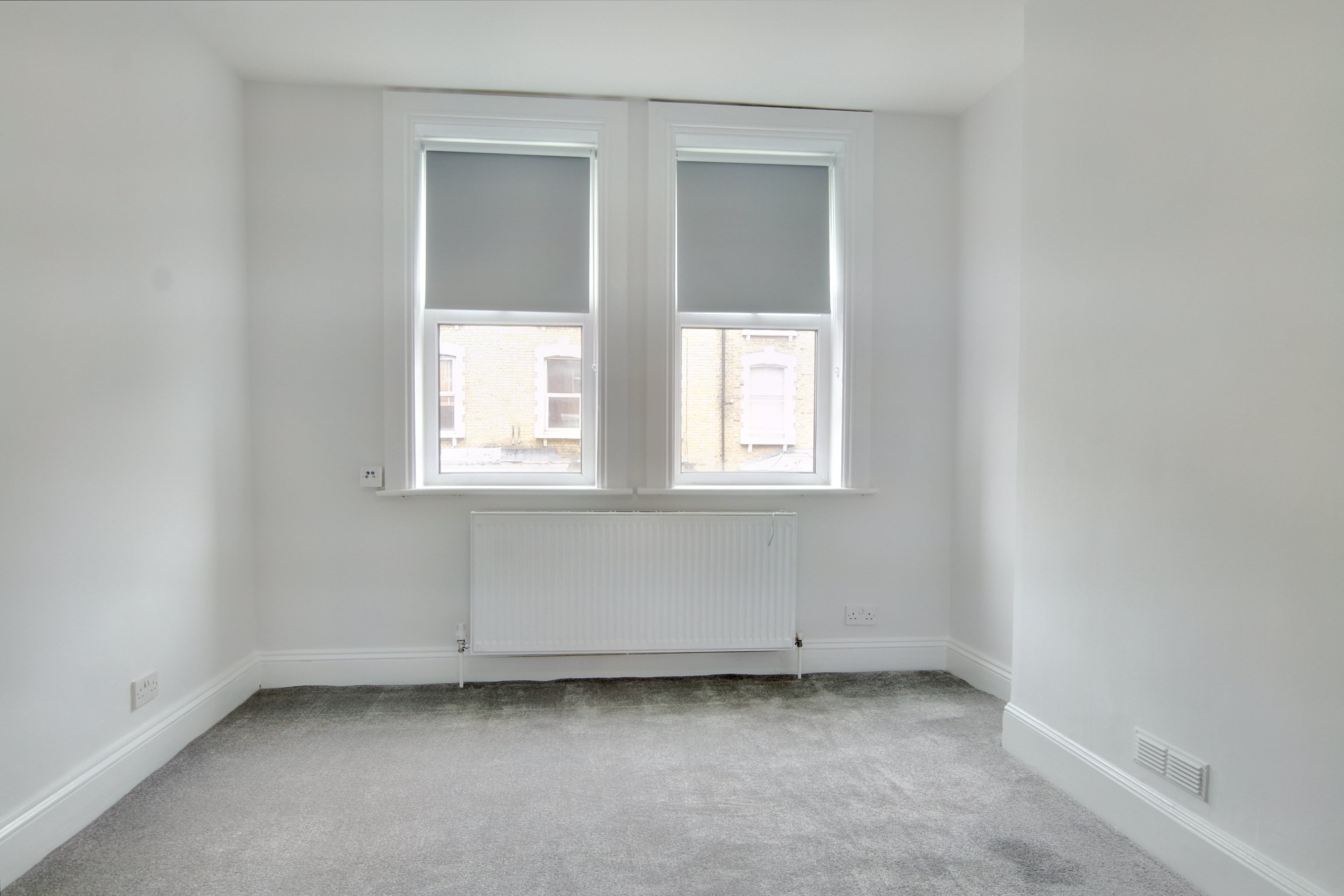 Room Graham Road in Greater London