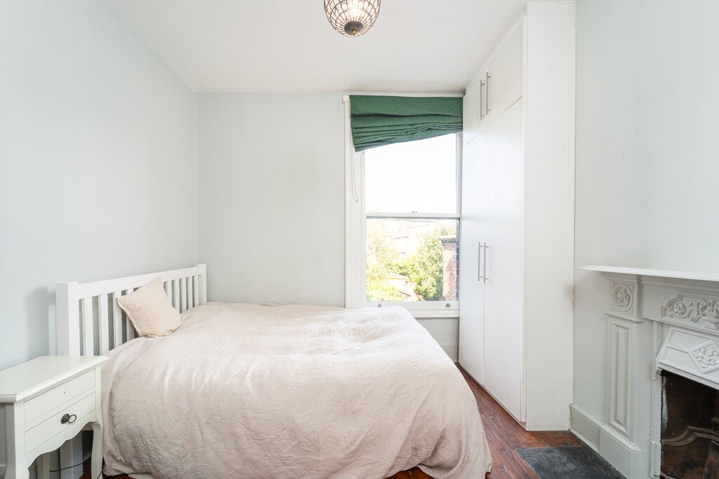Flat Linzee Road in Greater London