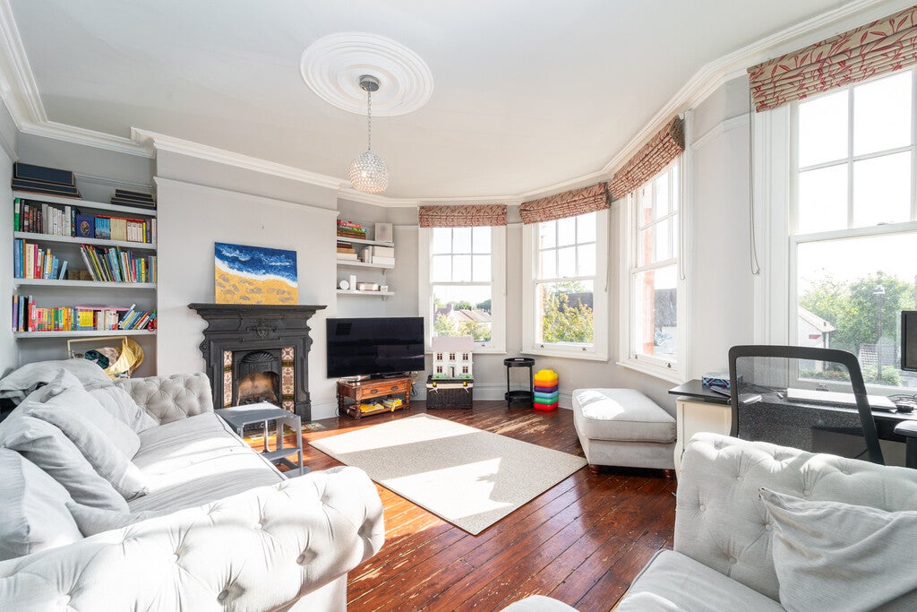 Flat Linzee Road in Greater London