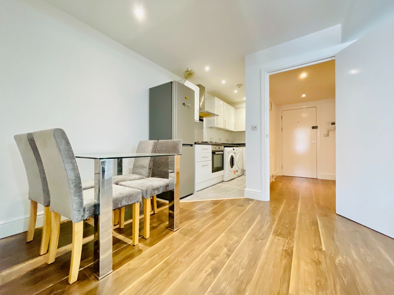 Flat Hoxton Street in Greater London
